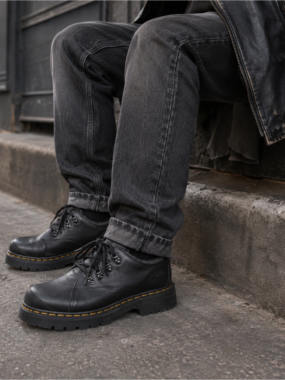 Dr. Martens Men's Vintage Y2K 9293 DM'S Black Leather Lace-Up Shoes 8